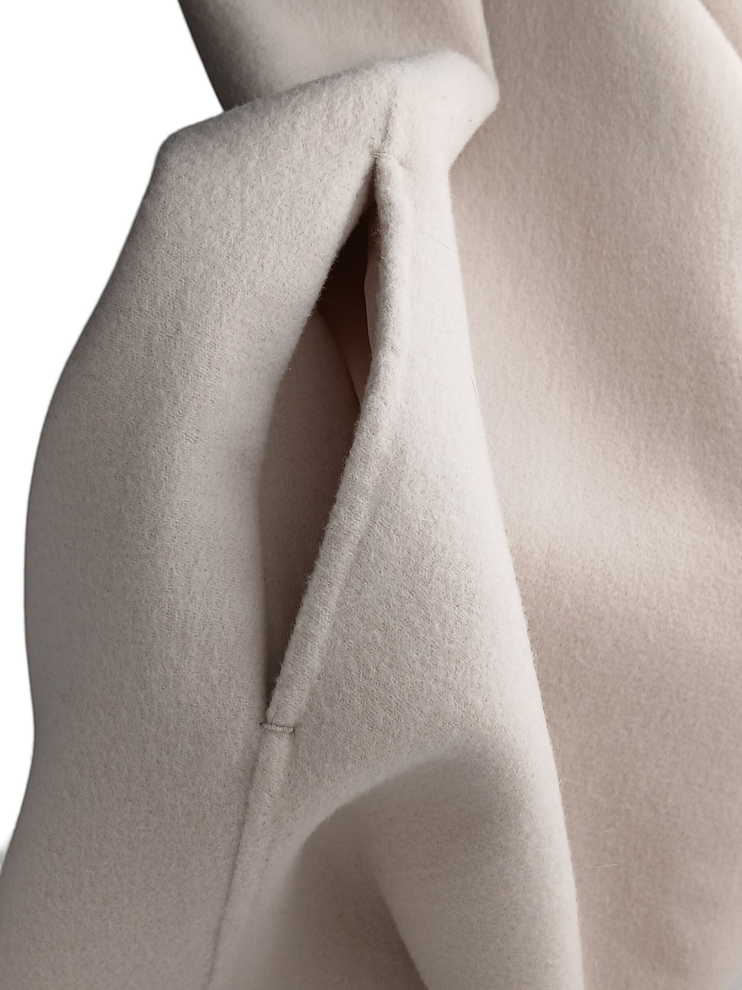 Department Store UK pre-loved S'Max Mara pure wool dress featuring a close-up of the side pocket detail.